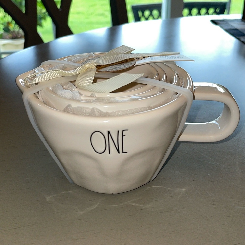 Rae Dunn ONE Measuring Cups
